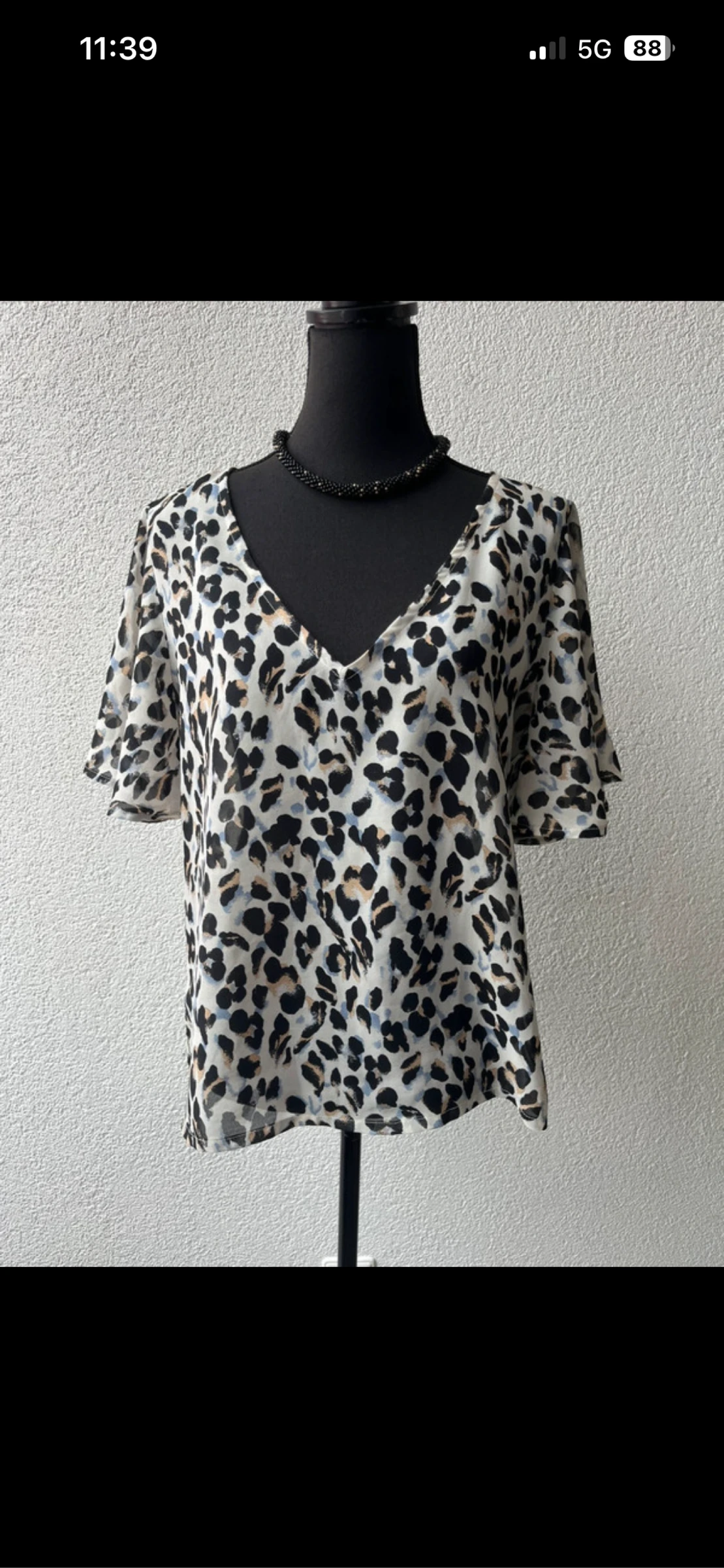 πΊ ππ | Eksept blouse panterprint maat L | V-hals luchtig soepel zomer top | blouse femme | imprimΓ© lΓ©opard | lΓ©gΓ¨re | chic
